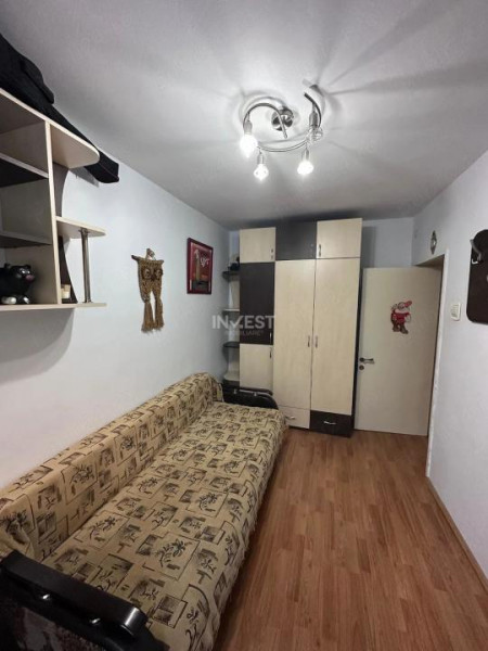 Apartament 3 camere-Podu Ros-etaj 2-Restaurant Odeon