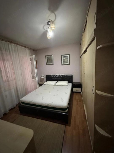 Apartament 3 camere-Podu Ros-etaj 2-Restaurant Odeon
