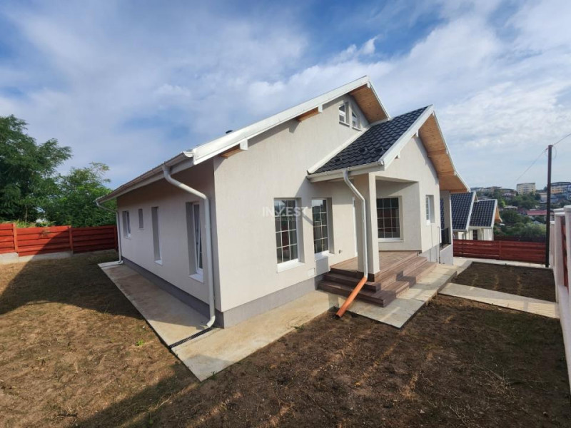 CASA INDIVIDUALA 4 CAMERE + BECI , PLACA DE BETON PESTE ETAJ , VALEA ADANCA 