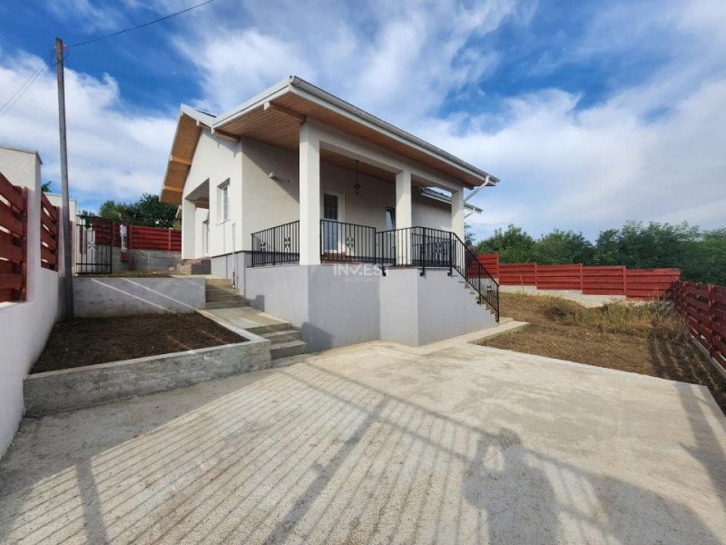 CASA INDIVIDUALA 4 CAMERE + BECI , PLACA DE BETON PESTE ETAJ , VALEA ADANCA 