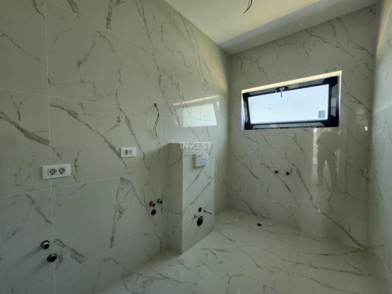CASA INDIVIDUALA, 4 CAMERE, 2 BAI SI POD, MALL MOLDOVA