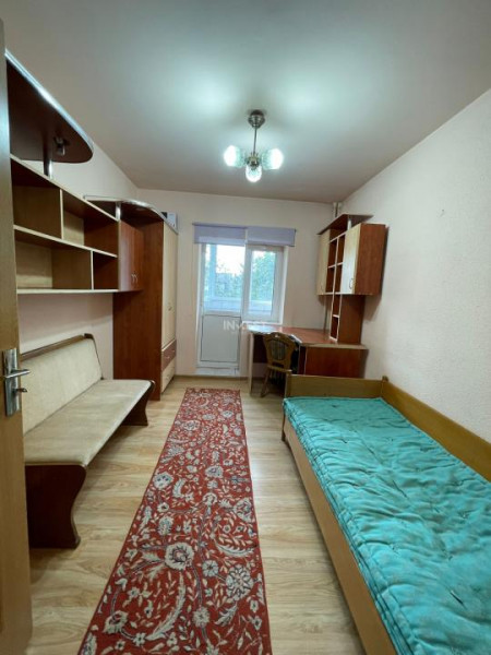  Apartament 3 Camere Autogara Păcurari , Ideal pentru Studenți, Mutare Imediată