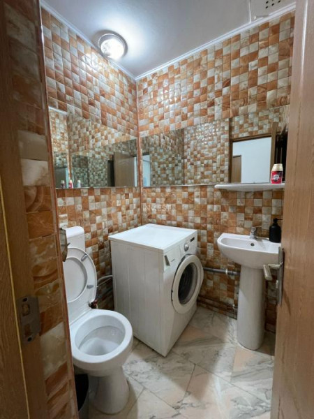 Apartament 3 Camere Autogara Păcurari , Ideal pentru Studenți, Mutare Imediată
