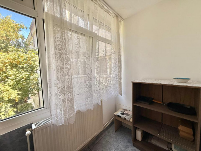 Apartament 2 camere decomandat Nicolina 2 - etaj 3/4 - bloc 1985