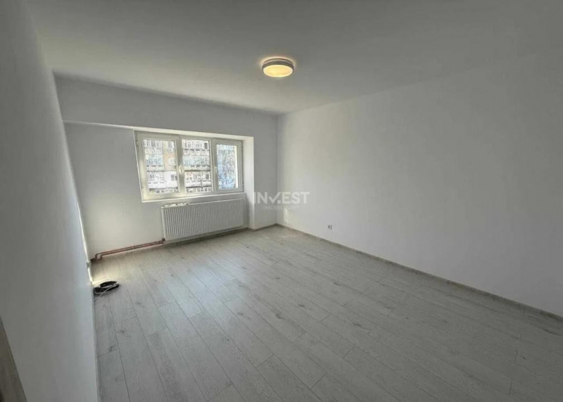 Apartament 2 camere, decomandat, etaj intermediar, statia Bicaz