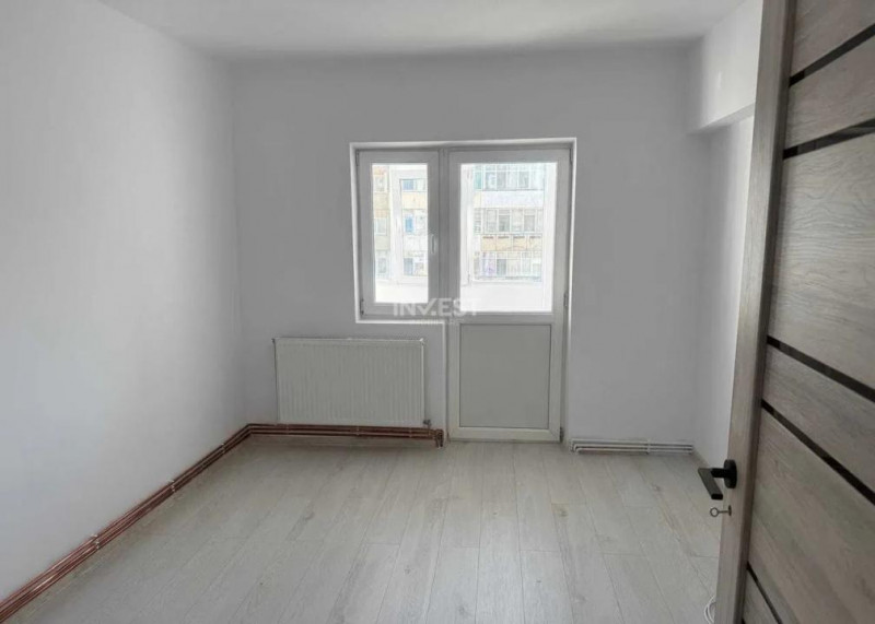 Apartament 2 camere, decomandat, etaj intermediar, statia Bicaz
