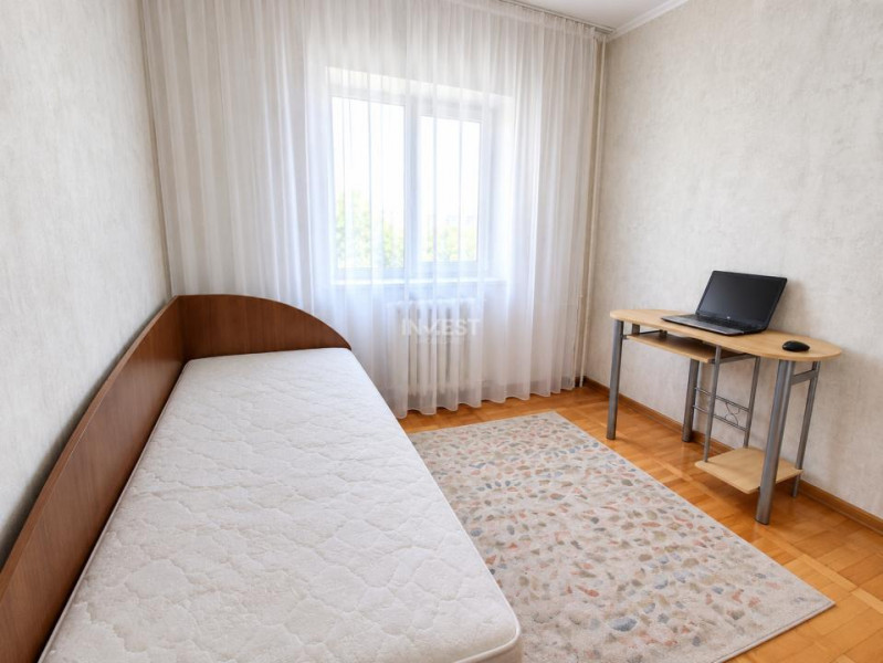 Apartament 3 camere de inchiriat zona Granit 