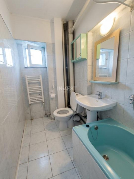 Apartament 3 camere de inchiriat zona Granit 