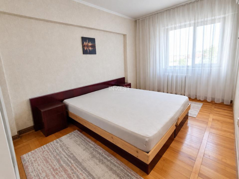 Apartament 3 camere de inchiriat zona Granit 