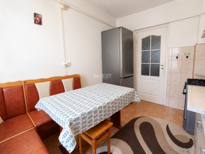 Apartament 3 camere de inchiriat zona Granit 