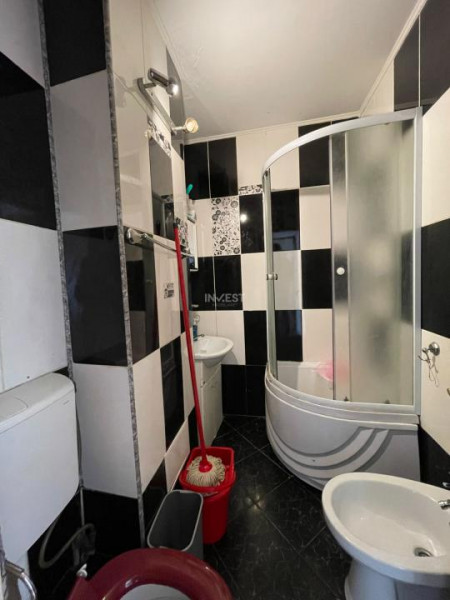 Apartament de vanzare 3 camere, zona Pacurari - Munca Invalizilor, Iasi