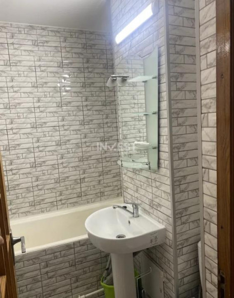 Apartament 2 camere, etaj 2, zona Dacia-Bicaz