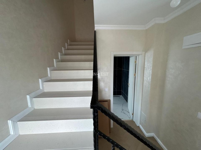 DUPLEX 4 CAMERE, 2 BAI , 250 MP TEREN - NICOLINA, TUDOR NECULAI