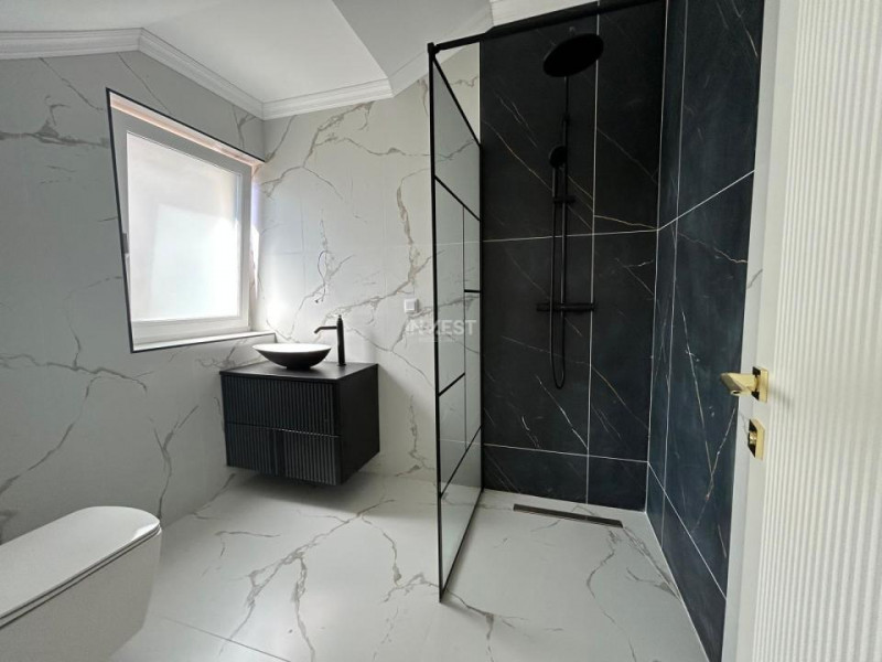 DUPLEX 4 CAMERE, 2 BAI , 250 MP TEREN - NICOLINA, TUDOR NECULAI