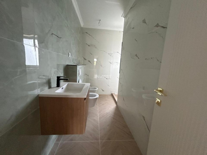 DUPLEX 4 CAMERE, 2 BAI , 250 MP TEREN - NICOLINA, TUDOR NECULAI