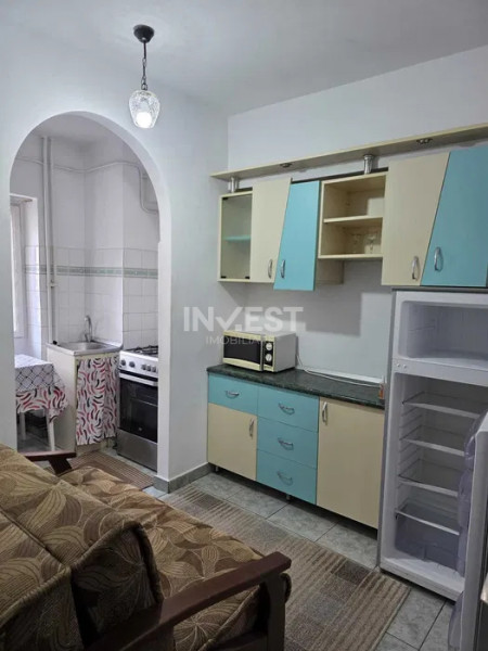 Apartament 2 camere decomandat, Nicolina, 350 euro.