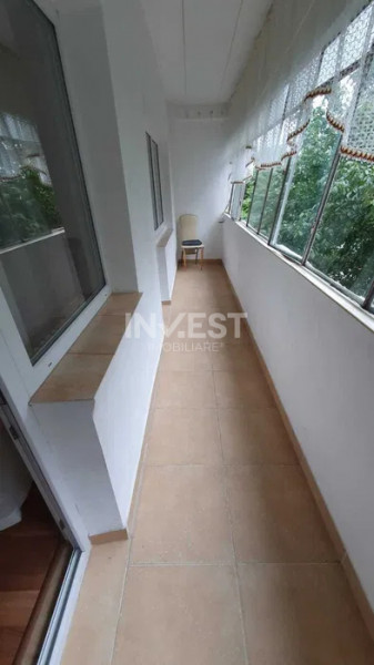 Apartament 2 camere decomandat, Nicolina, 350 euro.