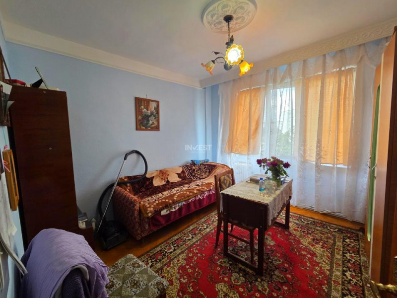 Apartament 3 camere, Decomandat, Etaj intermediar