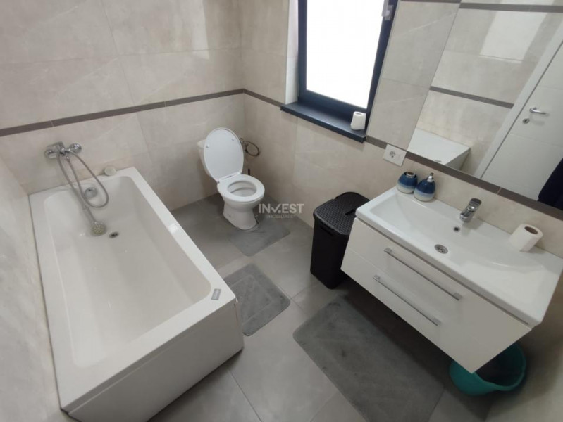Penthouse cu 2 camere si 2 terase , 550 euro - Nicolina