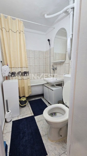 Apartament 3 camere, 60 mp, liber - Podu Ros