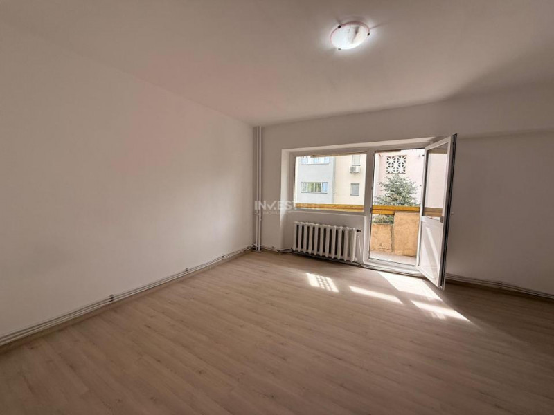 Apartament cu 1 cameră decomandat 40MP - etaj 2/8 cu lift - bloc 1986