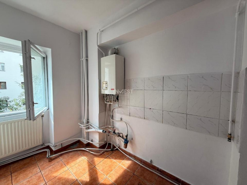 Apartament cu 1 cameră decomandat 40MP - etaj 2/8 cu lift - bloc 1986