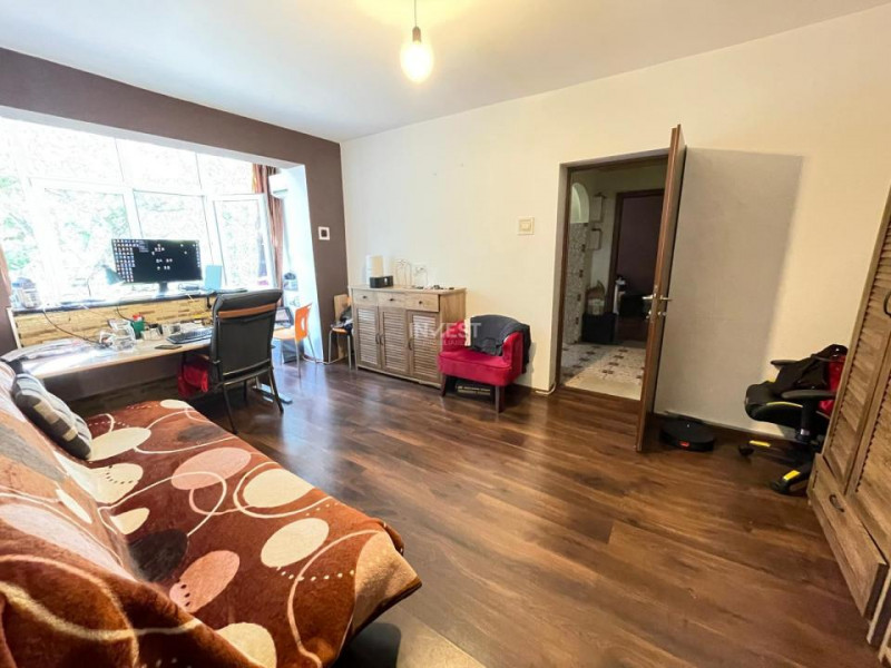 Apartament 3 camere-Podu Ros-etaj 1-bloc fara risc