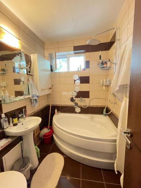 Apartament 3 camere-Podu Ros-etaj 1-bloc fara risc