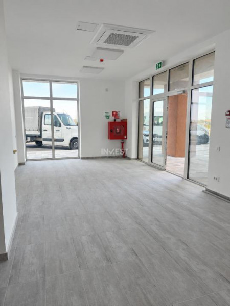 Spațiu comercial nou, 36 mp + 2 parcări  Copou, Răsărit de Soare