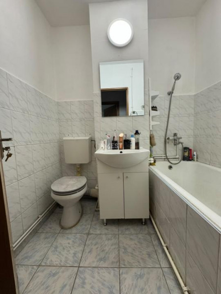Apartament 2 camere, decomandat, etaj intermediar-Alexandru cel Bun