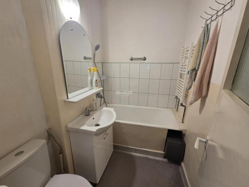 Apartament 2 camere-decomandat-etaj intermediar