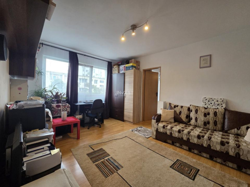 Apartament 2 camere, etaj 3, zona Mircea cel Batran