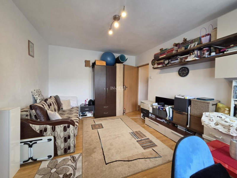Apartament 2 camere, etaj 3, zona Mircea cel Batran