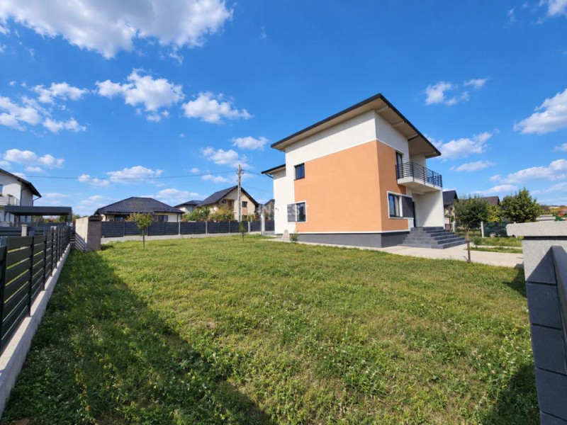 CASA INDIVIDUALA , 4 CAMERE, 130 MP UTILI , 650 MP TEREN- Valea Adanca