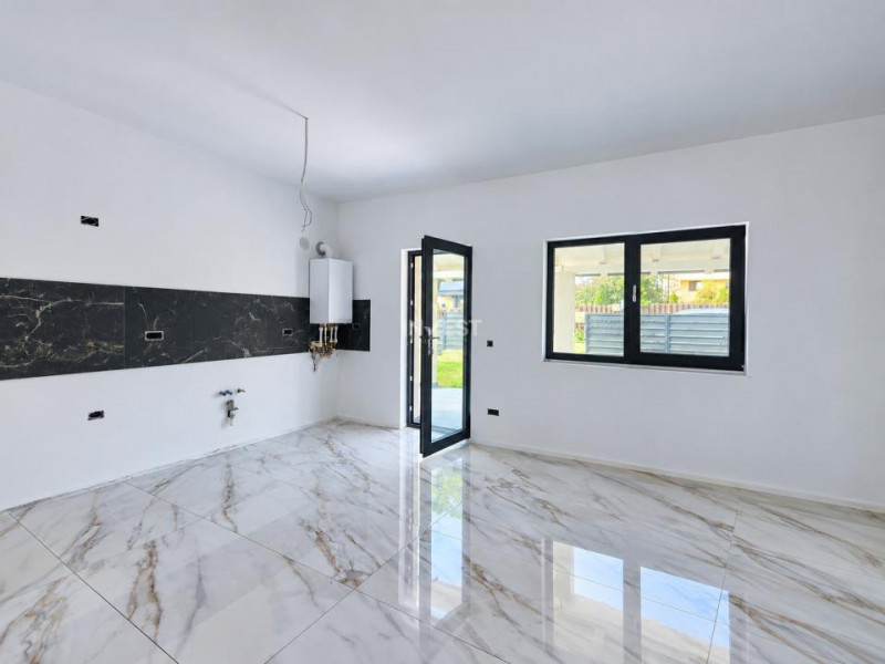 CASA INDIVIDUALA , 4 CAMERE, 130 MP UTILI , 650 MP TEREN- Valea Adanca