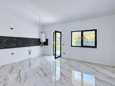 CASA INDIVIDUALA , 4 CAMERE, 130 MP UTILI , 650 MP TEREN- Valea Adanca