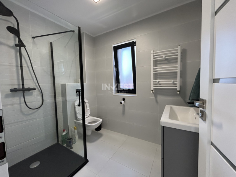 Casă P+E, 5 camere, dormitor/birou la parter, liberă, complet mobilată, IASI