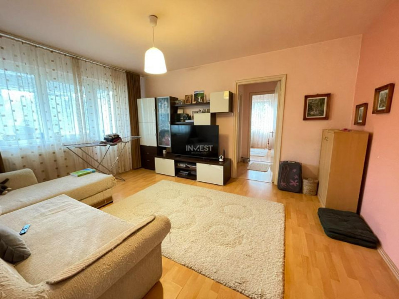 Apartament 2 camere-Podu ros-Splai Bahlui-etaj intermediar