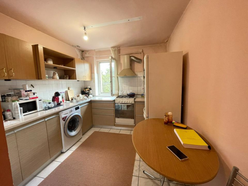 Apartament 2 camere-Podu ros-Splai Bahlui-etaj intermediar