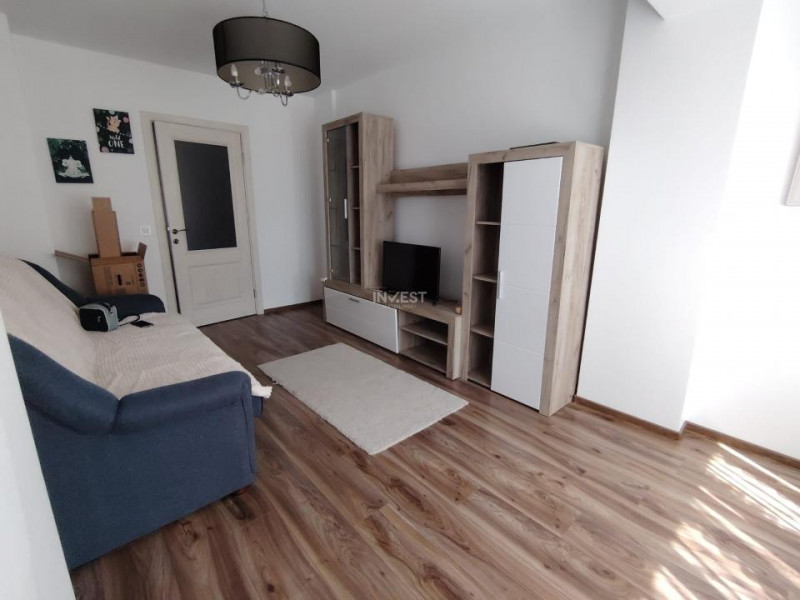 Apartament spatios cu 3 camere, decomandat, CUG