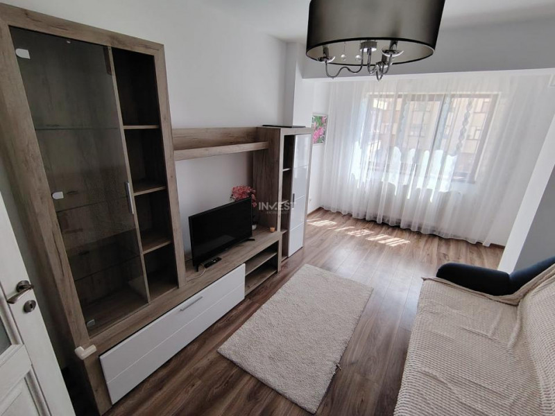 Apartament spatios cu 3 camere, decomandat, CUG