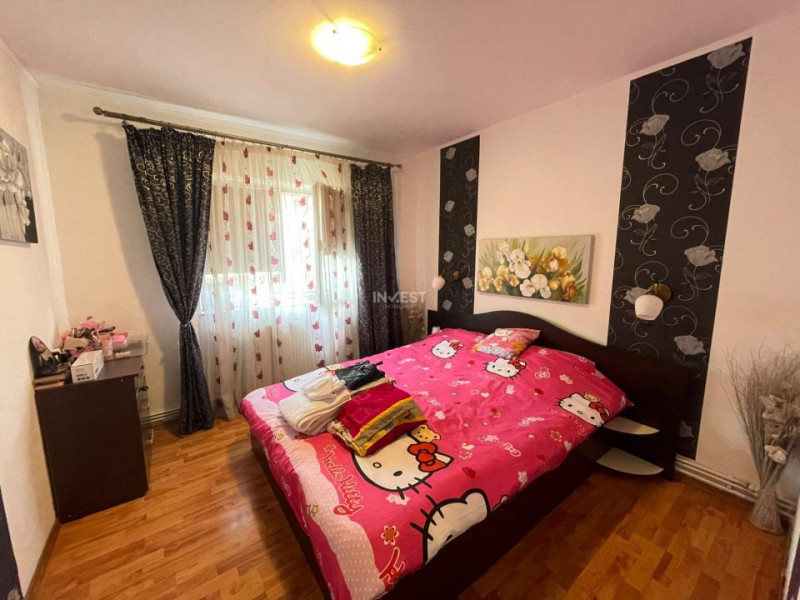 Apartament 3 camere decomandat-Baza 3-etaj intermediar