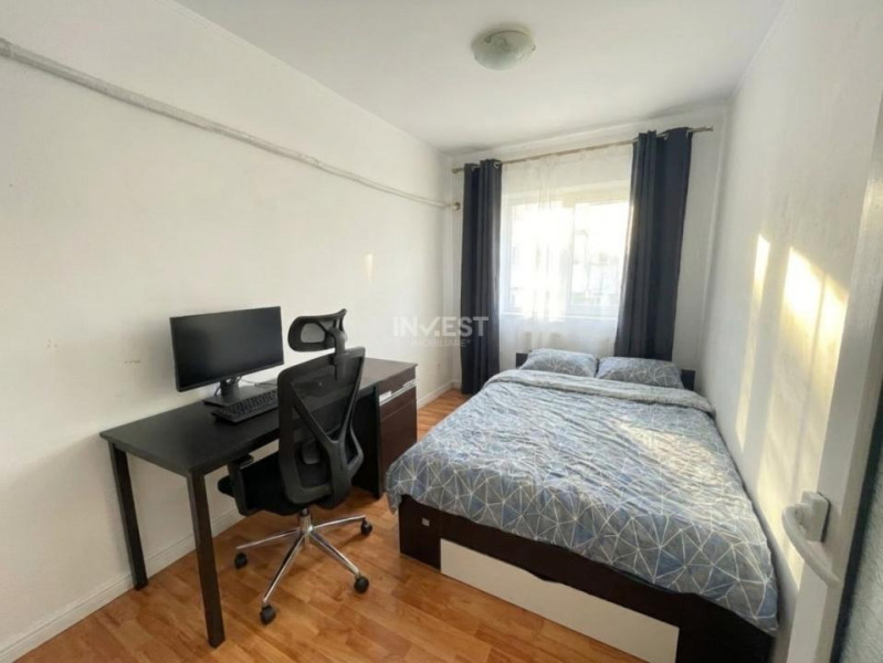 Apartament 3 camere decomandat-Baza 3-etaj intermediar