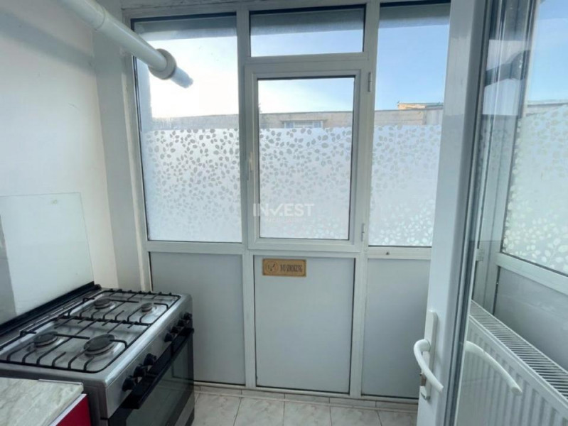 Apartament 3 camere decomandat-Baza 3-etaj intermediar