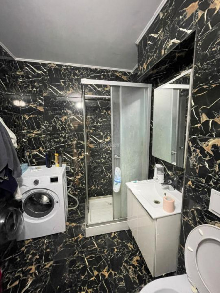 Apartament 3 camere decomandat-Baza 3-etaj intermediar