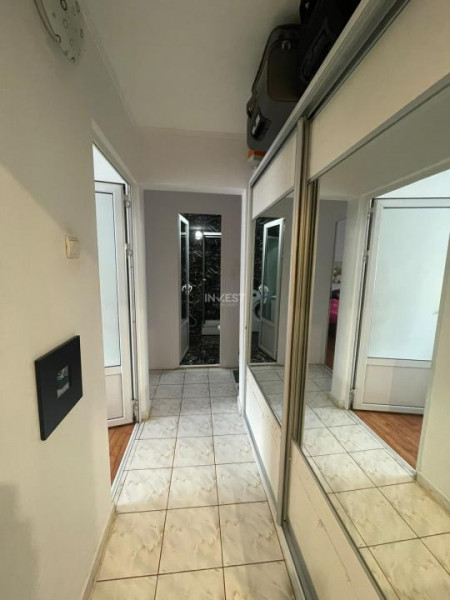Apartament 3 camere decomandat-Baza 3-etaj intermediar