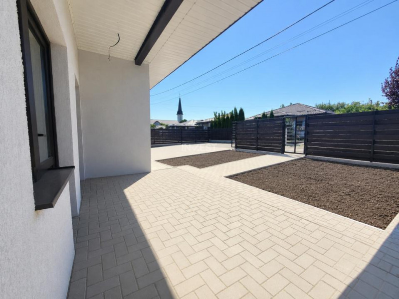 Casa individuala, cu 3 camere, plan parter, zona Horpaz