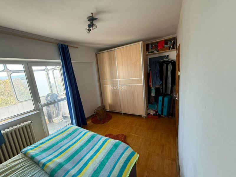 Apartament 3 camere decomandat-72mp-etaj intermediar-Bld Socola