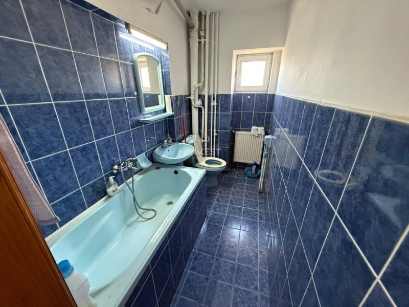 Apartament 3 camere decomandat-72mp-etaj intermediar-Bld Socola