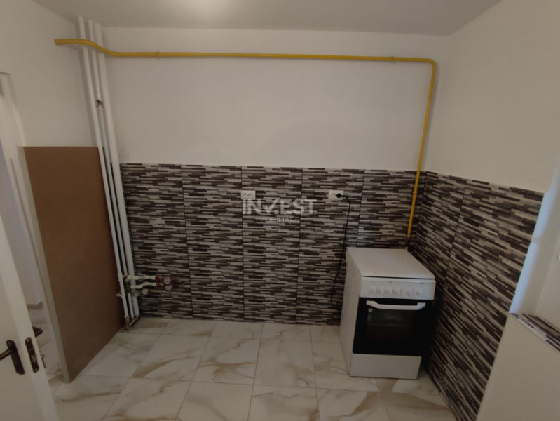2 camere decomandat, Nicolina prima statie,  52 mp, Etaj 1